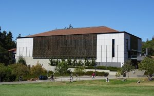 مبنى احد الجامعات الامريكية