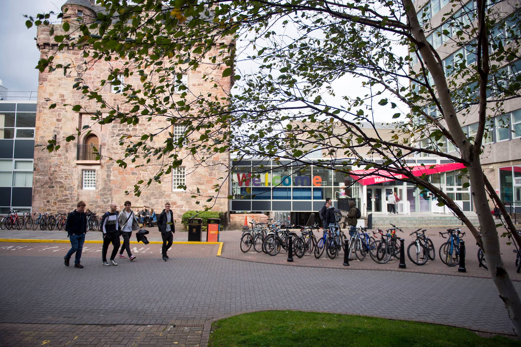 جامعة إدنبرة نابير – University of Edinburgh UoE