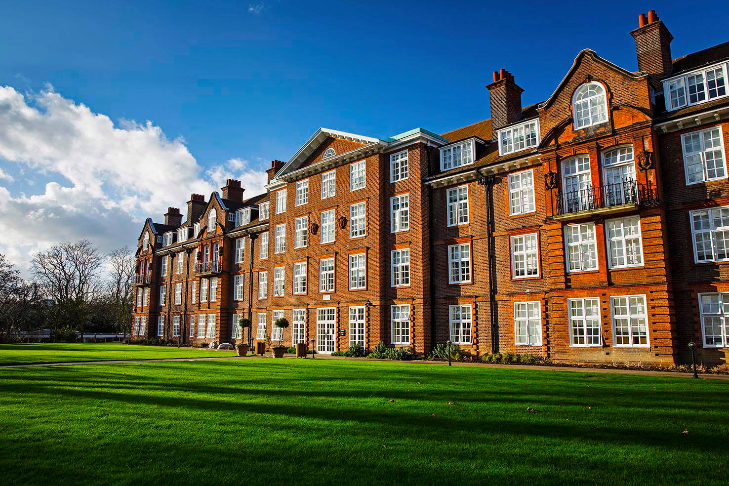 جامعة ريجنتز لندن – Regent’s University London