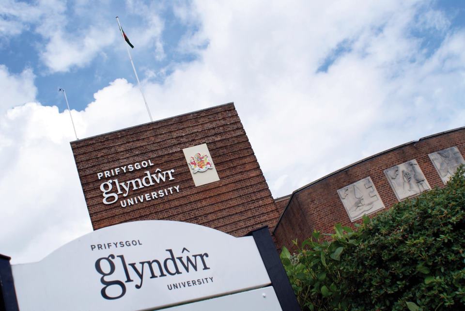 جامعة ريكسهام جليندور – Wrexham Glyndŵr University