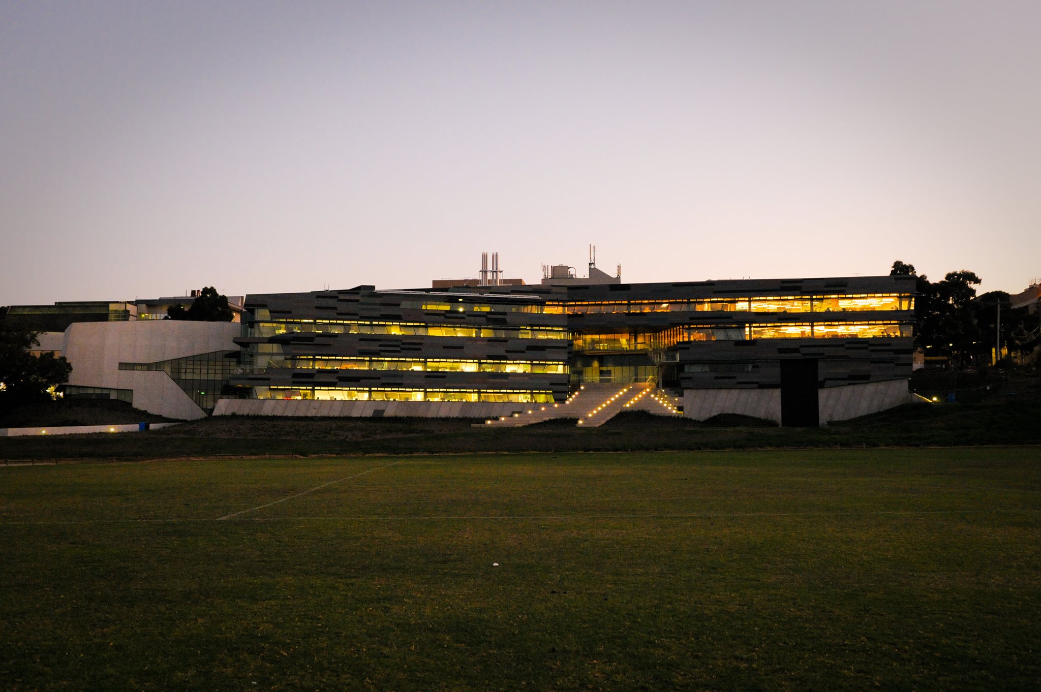 جامعة فيكتوريا – University Victoria