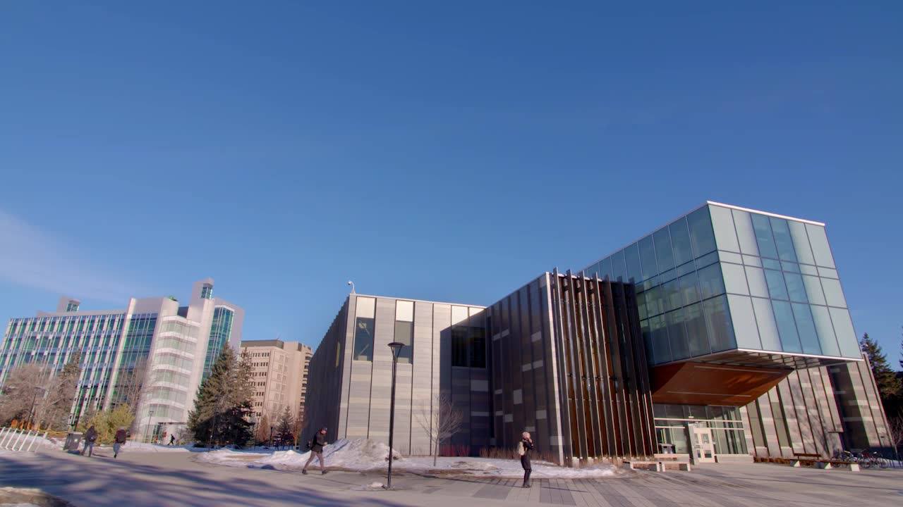 جامعة كالجاري – University of Calgary