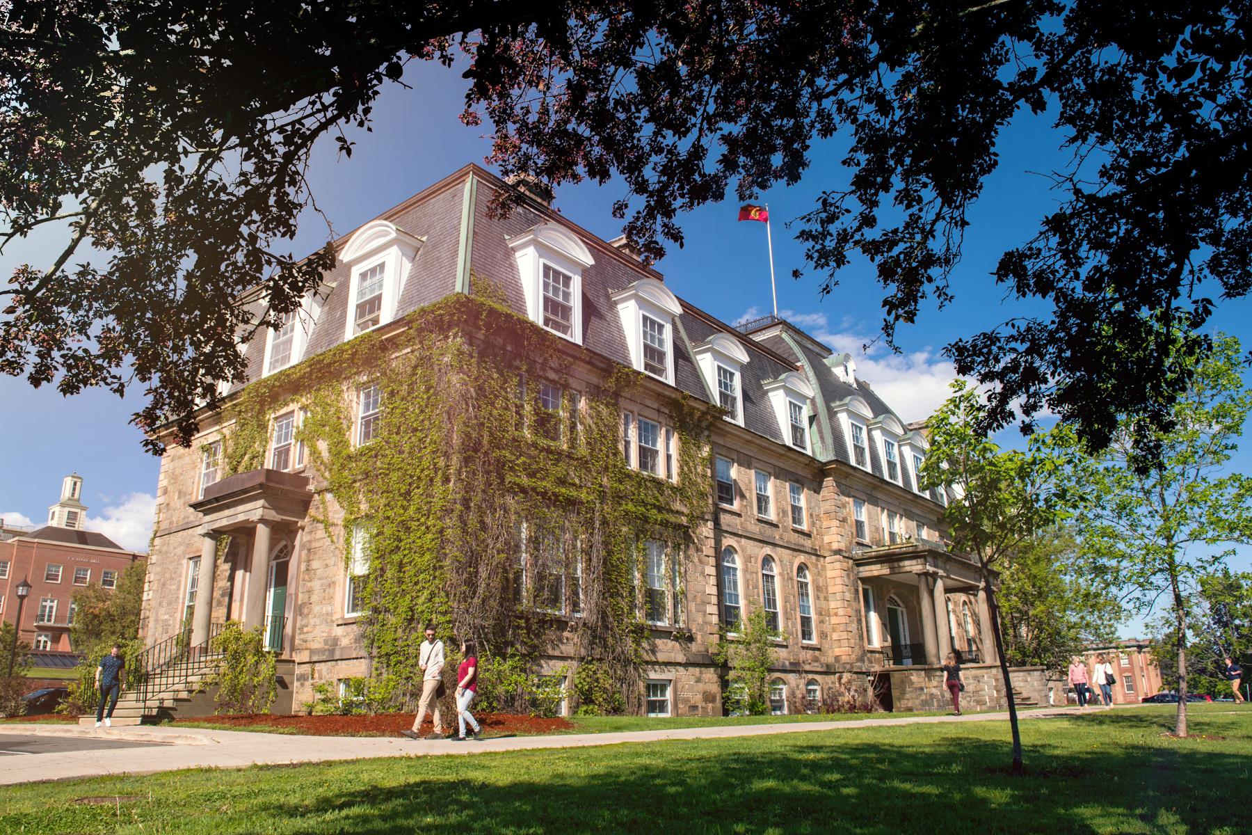 جامعة نيو برونزويك – University of New Brunswick