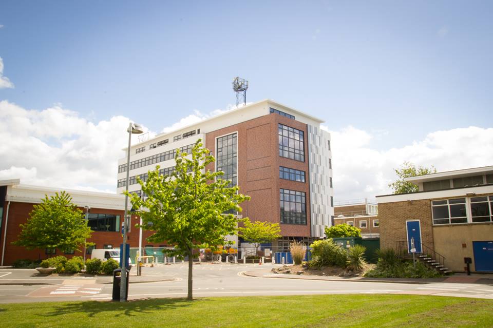 كلية لوف بورو – Loughborough College