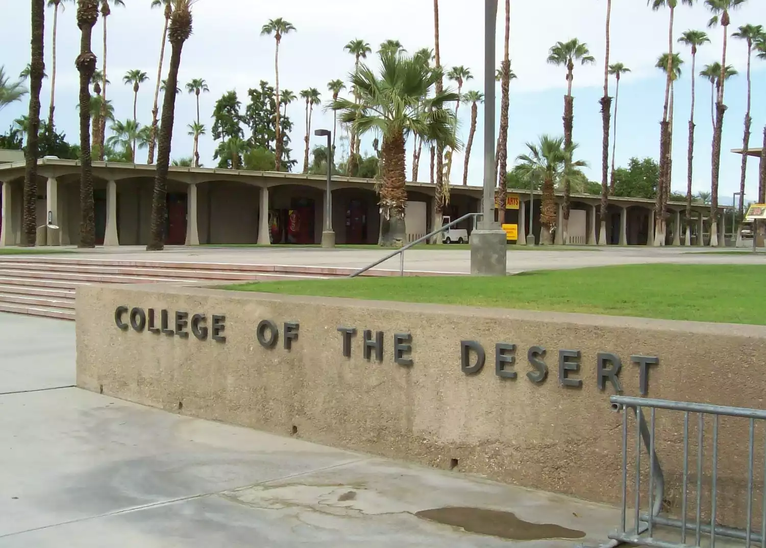 كلية ديسيرت College of the Desert