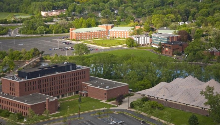 جامعة فيرلي ديكنسون Fairleigh Dickinson University FDU