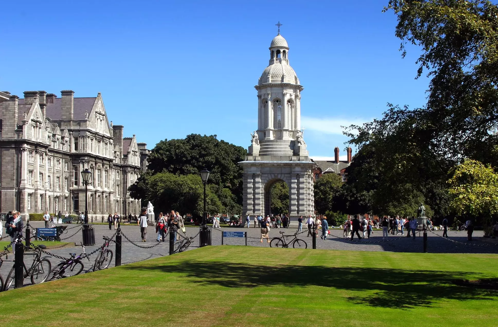 كلية ترينتي الجامعية دبلن Trinity College Dublin