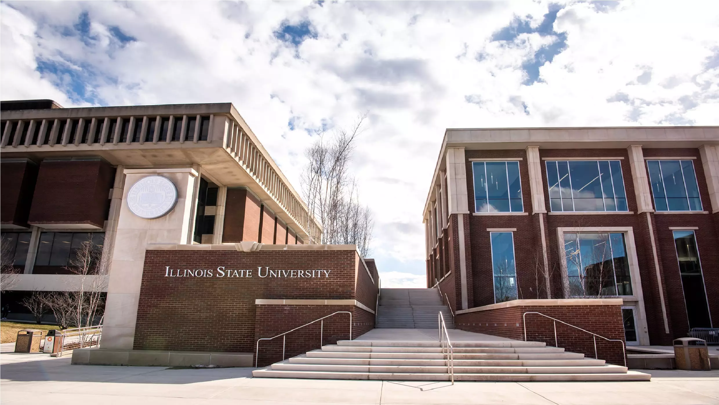 جامعة ولاية الينوي Illinoins State University