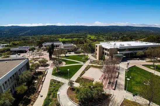 كلية كندا Canada College