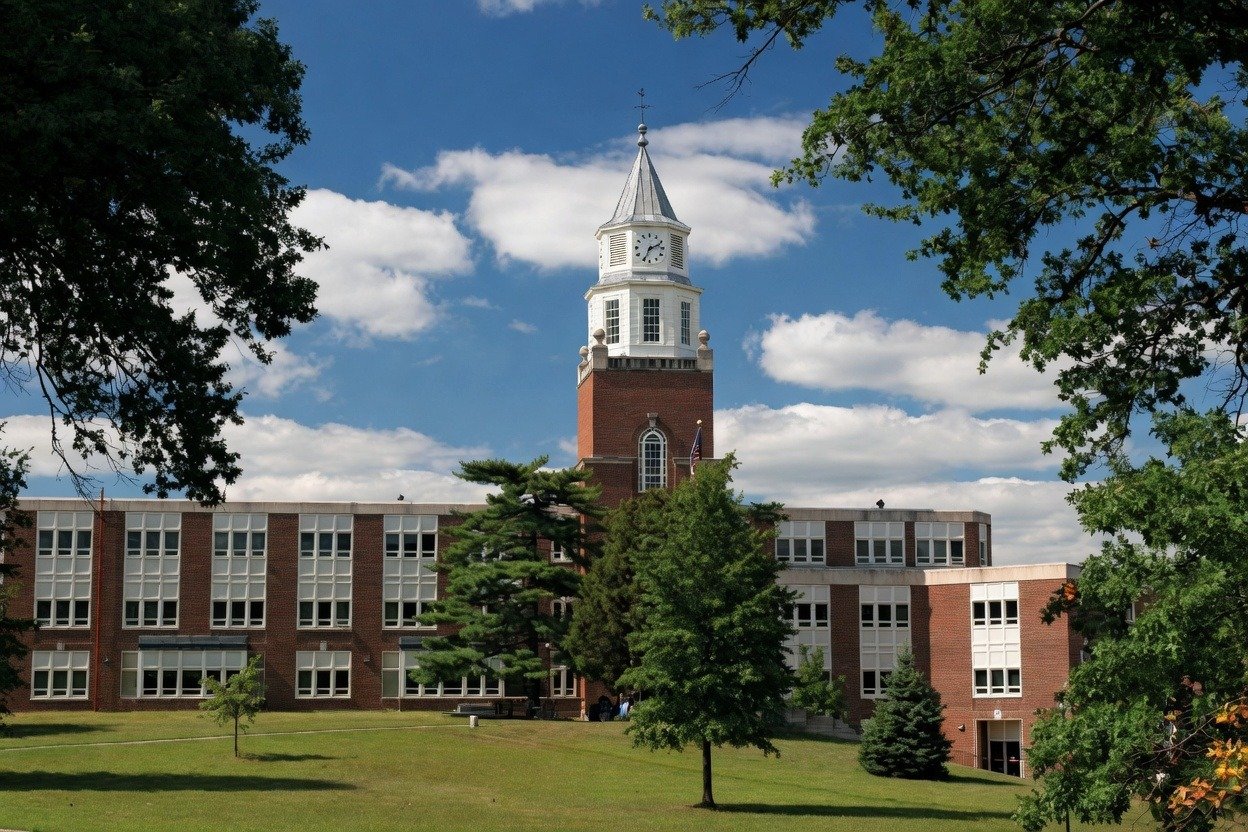 جامعة جنوب إلينوي إدواردسفيل Southern Illinois University Edwardsville