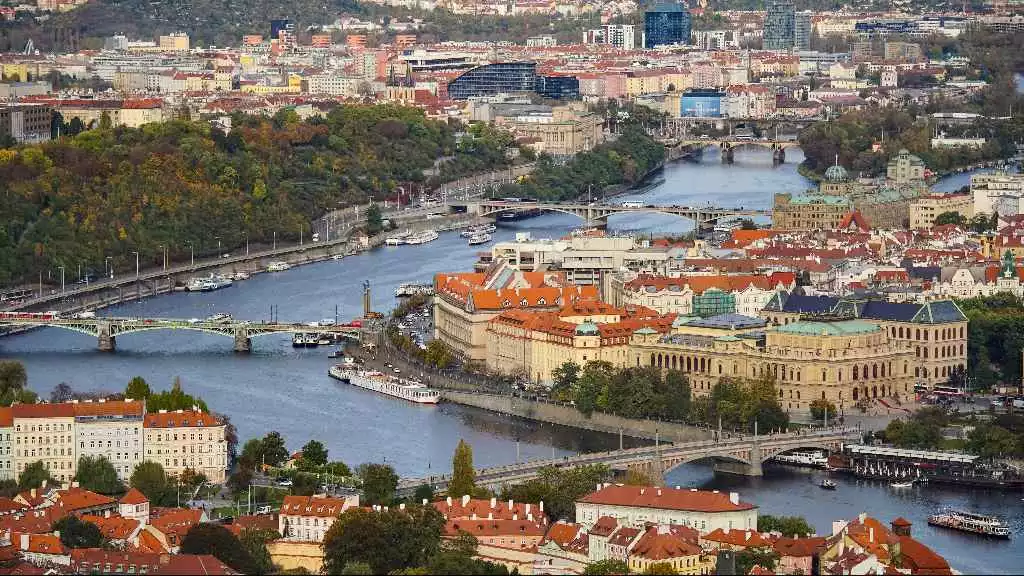 الدراسة في التشيك 